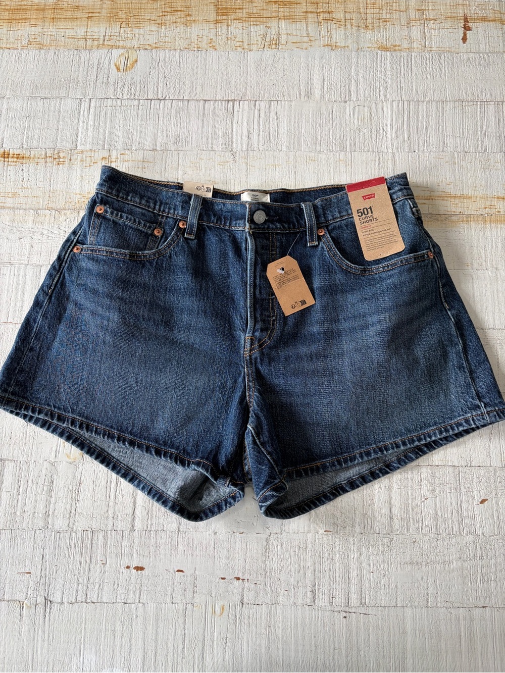 Levi's 501 Curve Women's Denim Shorts NWT size 32 Button Fly Stretch